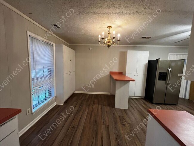 Foto del edificio - 2409 Dawson Ave SW