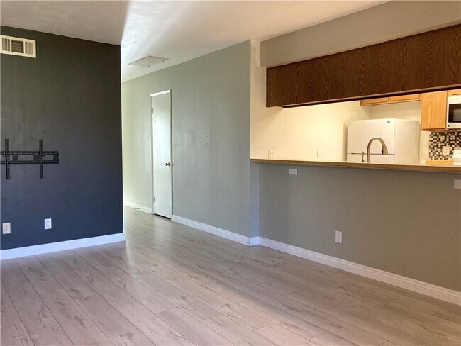 Foto del edificio - 5484 Dobbs St