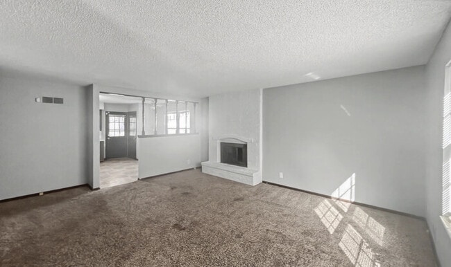 Foto del edificio - 2356 S Crysler Ave