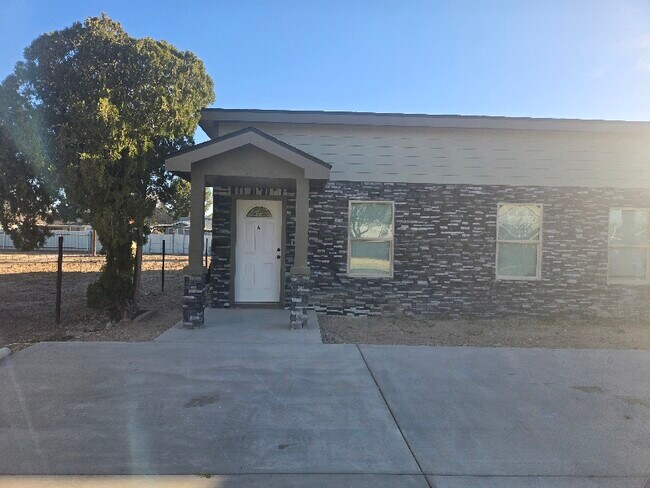 Foto del edificio - 512 S Hackberry St