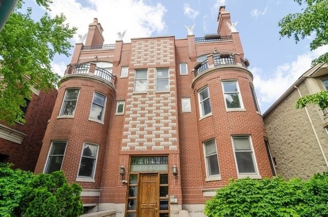 Primary Photo - 2642 N Racine Ave