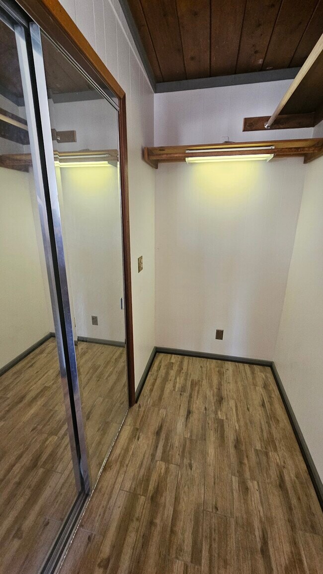 Foto del edificio - 4763 Brighton Ave