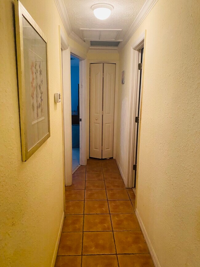 hallway to bedrooms - 110 B St
