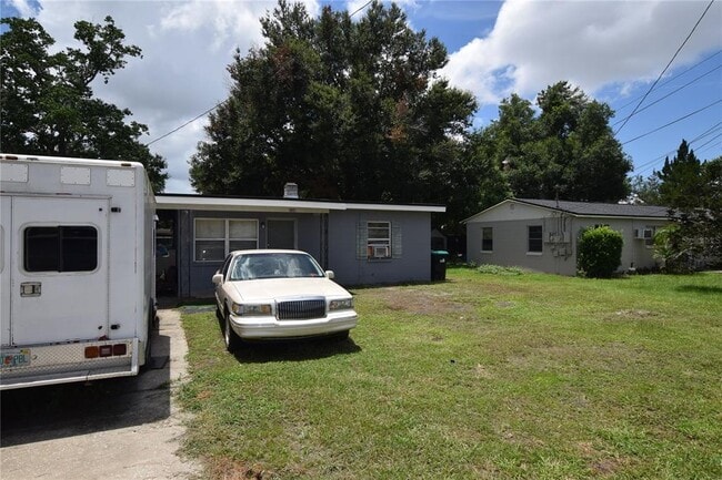 Building Photo - 104 W Lancaster Rd