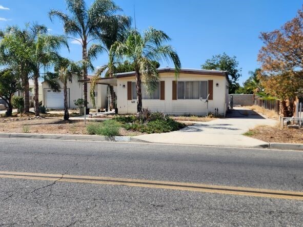 Foto del edificio - 633 N Gilbert St