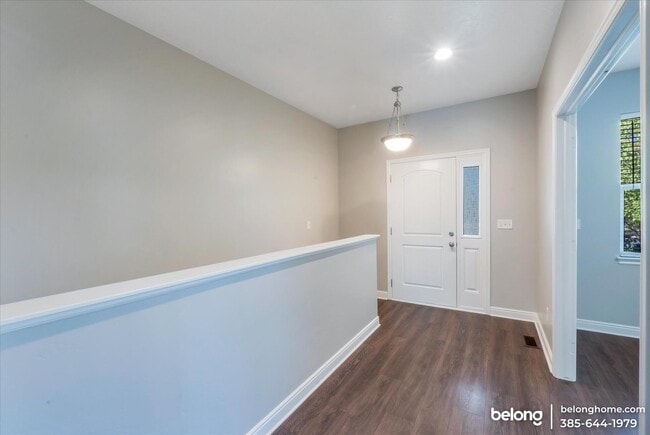 Building Photo - 3091 Sandpiper Rd