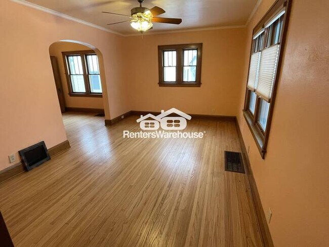 Foto del edificio - 826 1st St NW