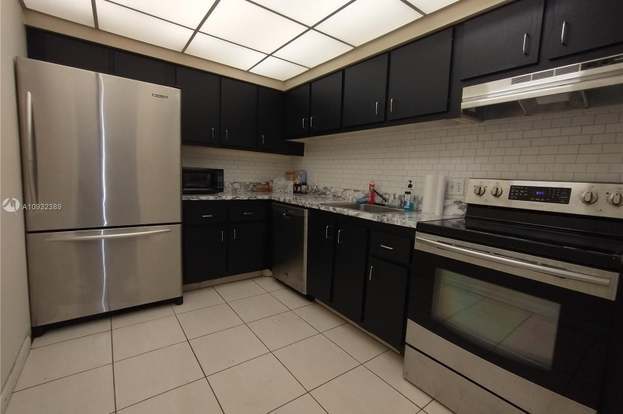 Building Photo - 4222 Inverrary Blvd