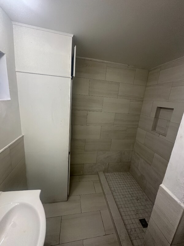 Foto del edificio - 5447 Blackwelder St