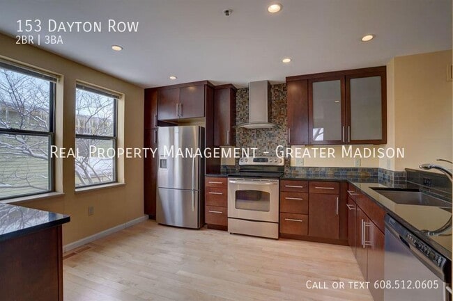 Building Photo - 153 Dayton Row