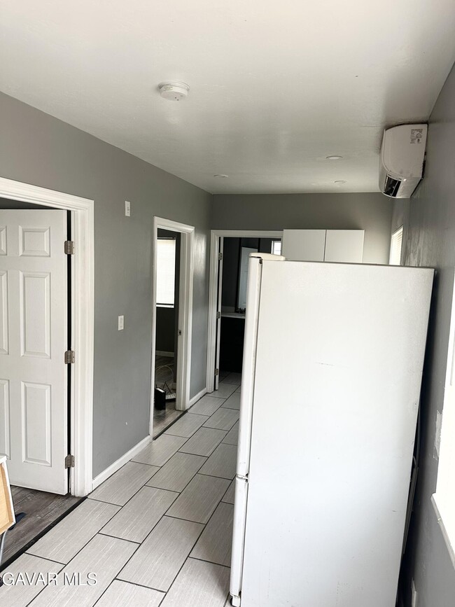 Building Photo - 45517 Corkwood Ave