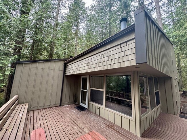 Foto del edificio - Come live in this quiet corner of Harstine Island!