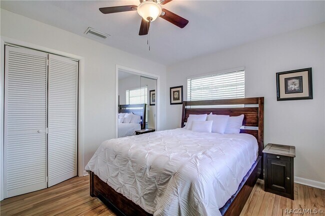Foto del edificio - 229 NE 5th St