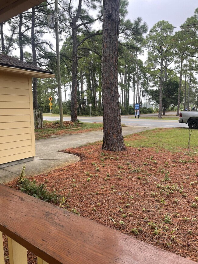 Building Photo - 805 Beach Dr