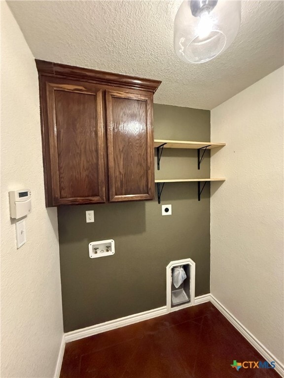 Building Photo - 2039 Rustling Oaks Dr