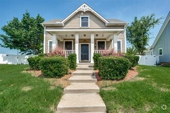 Building Photo - 9801 Cedarcrest Dr