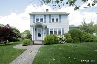 Building Photo - 38 Hervey St