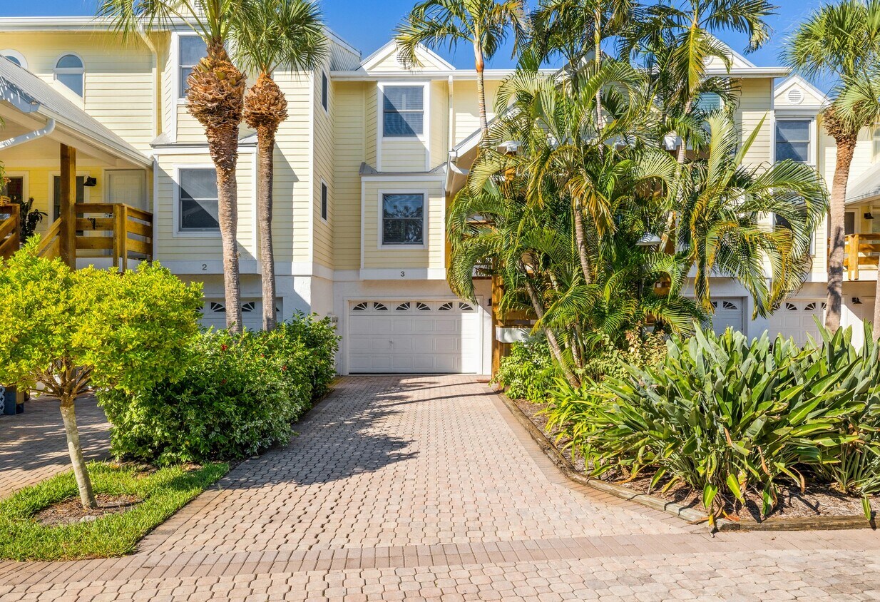 Primary Photo - 5800 Gulf Shores Dr