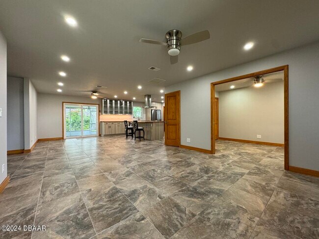 Building Photo - 28 Mayfield Cir