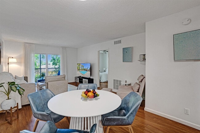 Building Photo - 2350 NE 14th Street Causeway