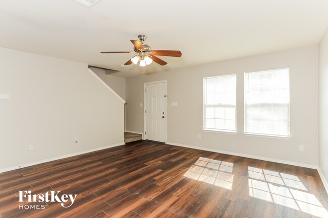 Foto del edificio - 6118 Veranda Way