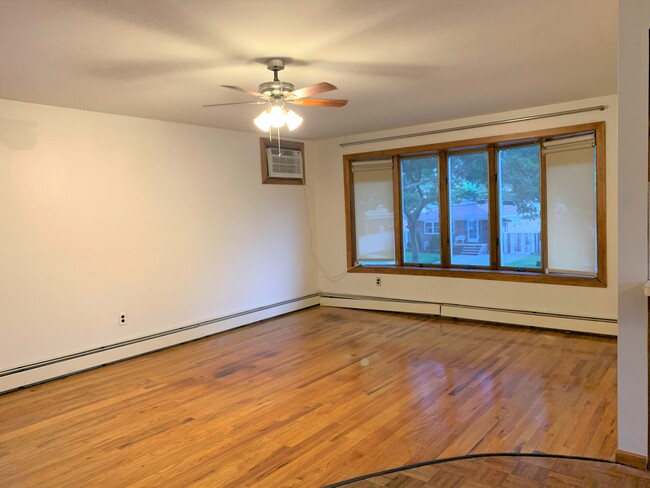 Foto del edificio - 497 Tysens Ln