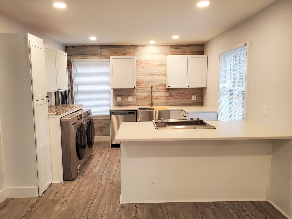 2617 Jefferson Ave, Midland, MI 48640 House Rental in Midland, MI