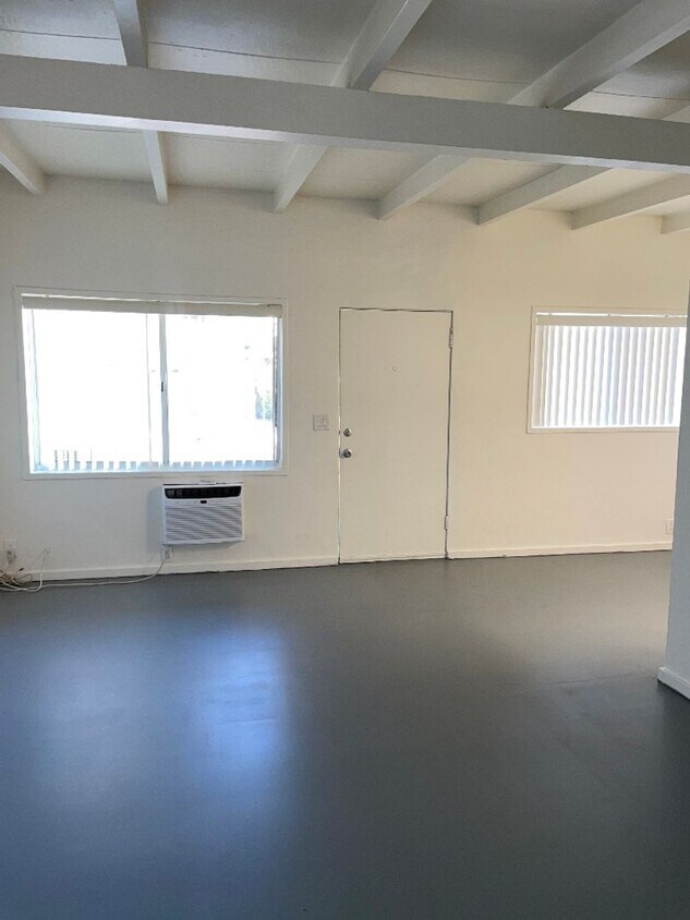 Foto principal - 540 S Mountain View Dr