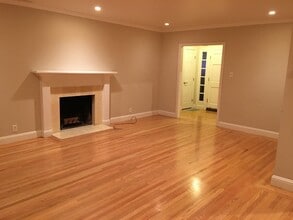 Building Photo - 109 Hickory Ln