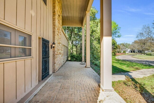 Building Photo - 1111 12th St N