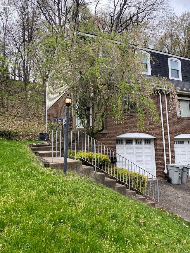 Building Photo - 134 Parker St