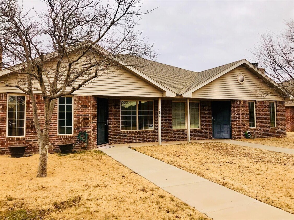 Foto principal - 3208 110th St