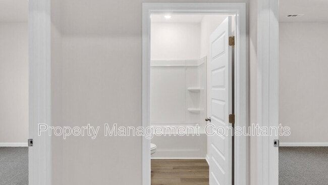 Building Photo - 319 Murphy Ln