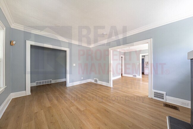 Building Photo - 3461 E 118th St