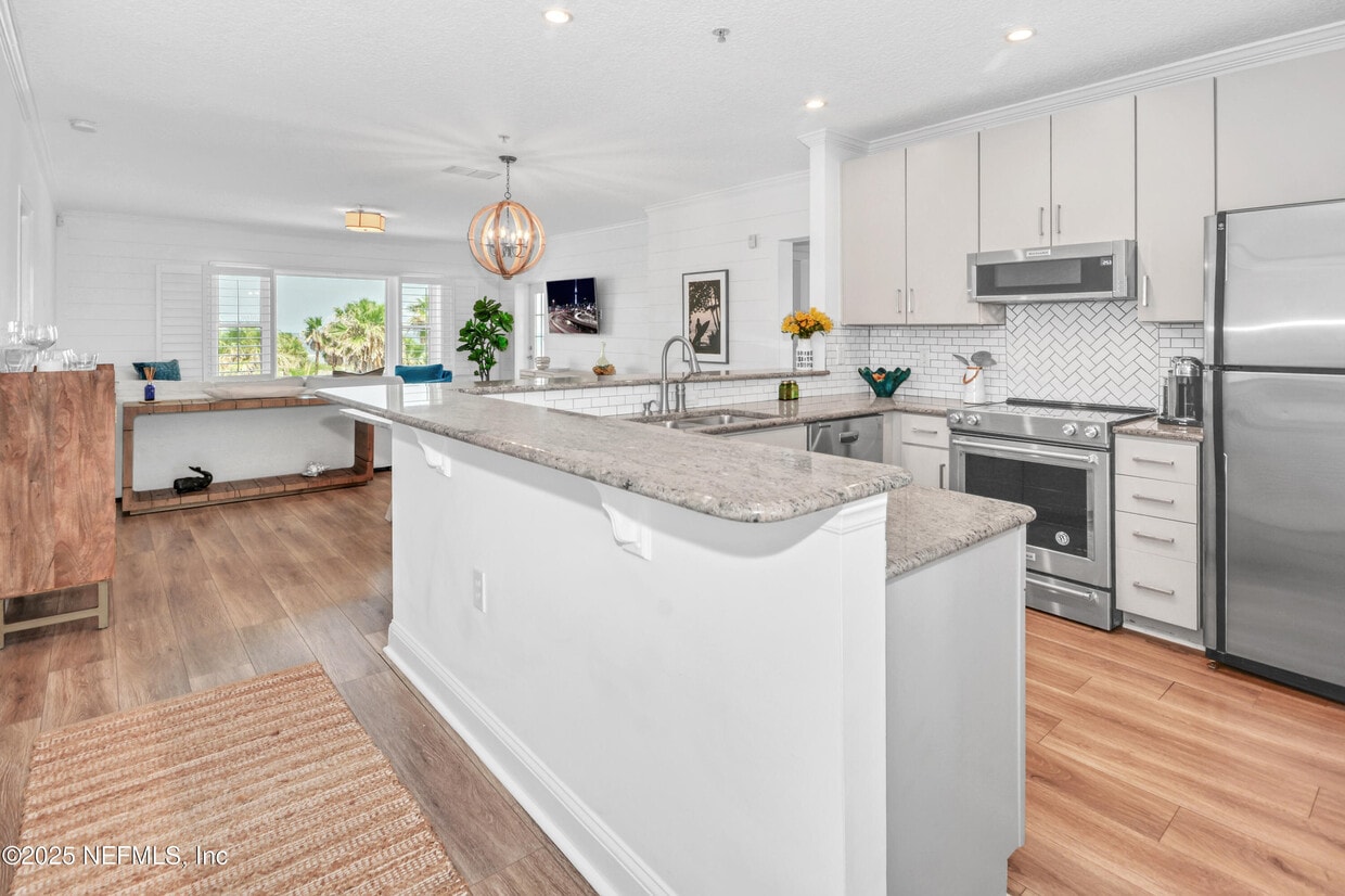 Foto principal - 922 1st St S