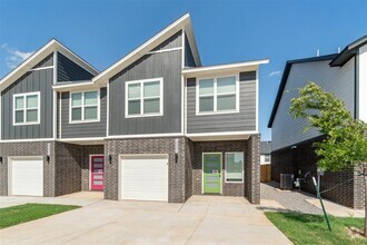 Building Photo - 19600 Molly Dr