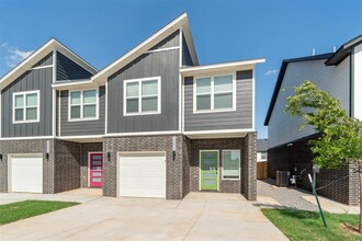 Building Photo - 19600 Molly Dr