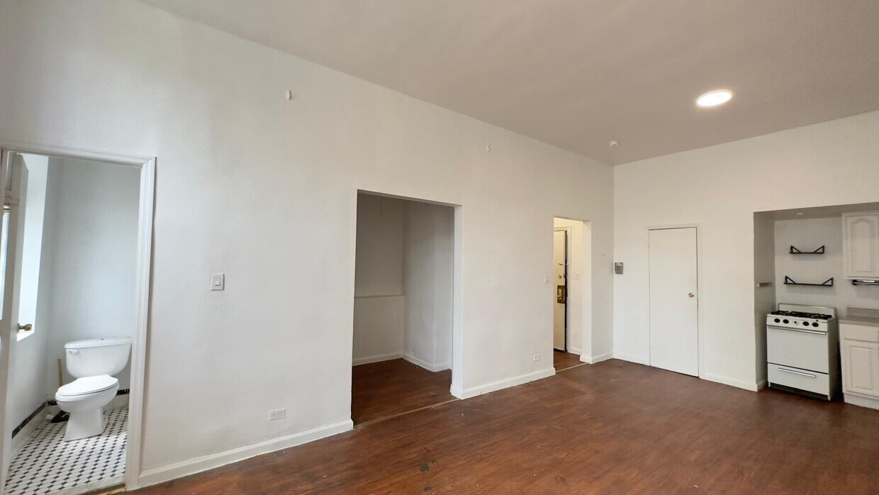 Building Photo - 441 Wilson Ave