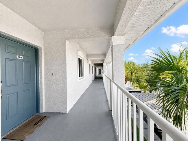Foto del edificio - AVAILABLE NOW! Top-Floor Condo | Gated Community | Preserve Views | Water, Sewer & Cable Included