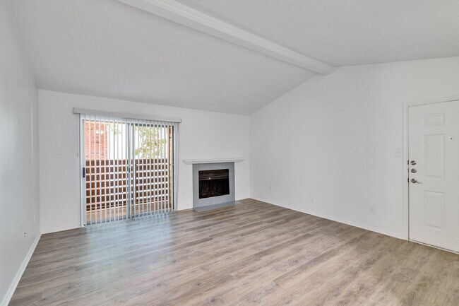 Building Photo - Covington Creek Apartment