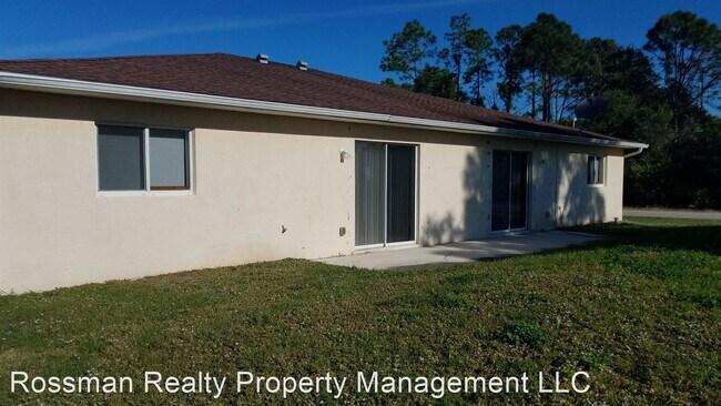 Foto del edificio - 2403-2403 Richard Ave S