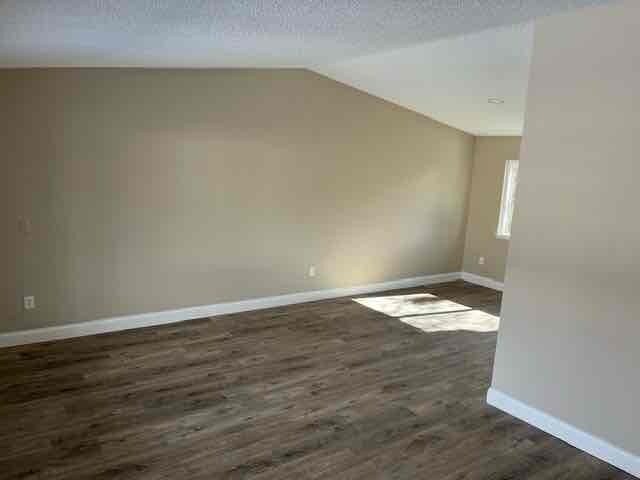 Foto del edificio - 180 Prairie Ridge Rd