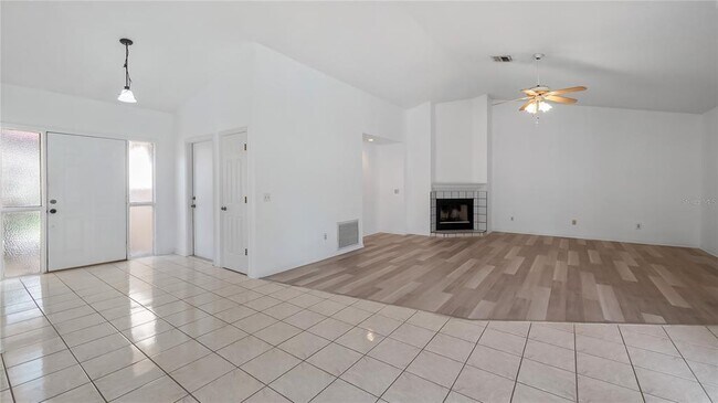 Foto del edificio - 8211 Borgia Ct
