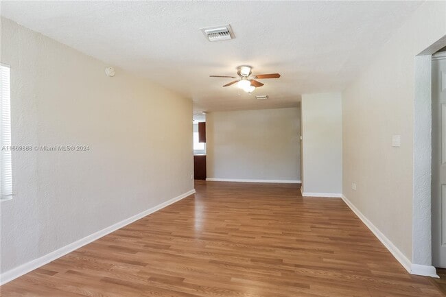 Building Photo - 1548 SW 28th Terrace
