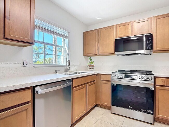 Building Photo - 9101 Gervais Cir