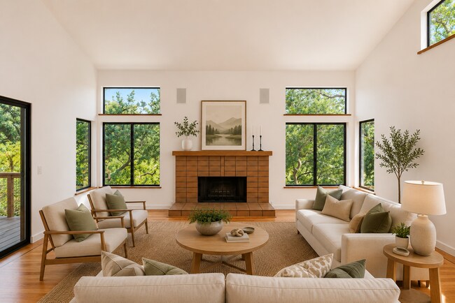 Foto del edificio - Montclair Four Bedroom Contemporary Late 20th Century Home