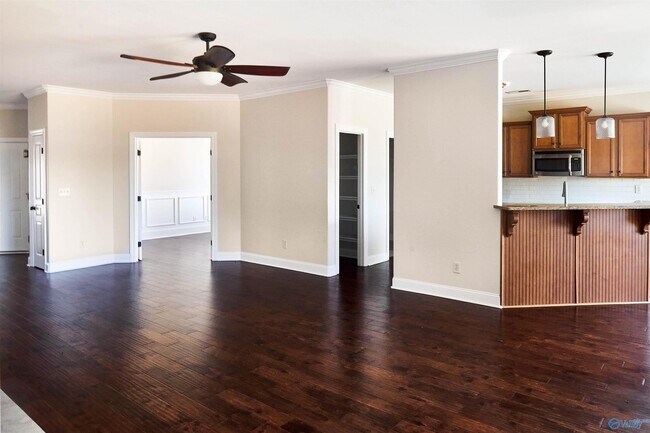 Foto del edificio - 115 Somer Creek Ln