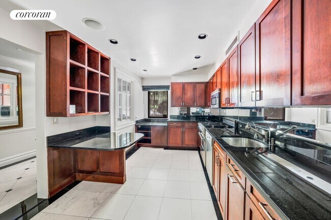 Building Photo - 232 E 68th St