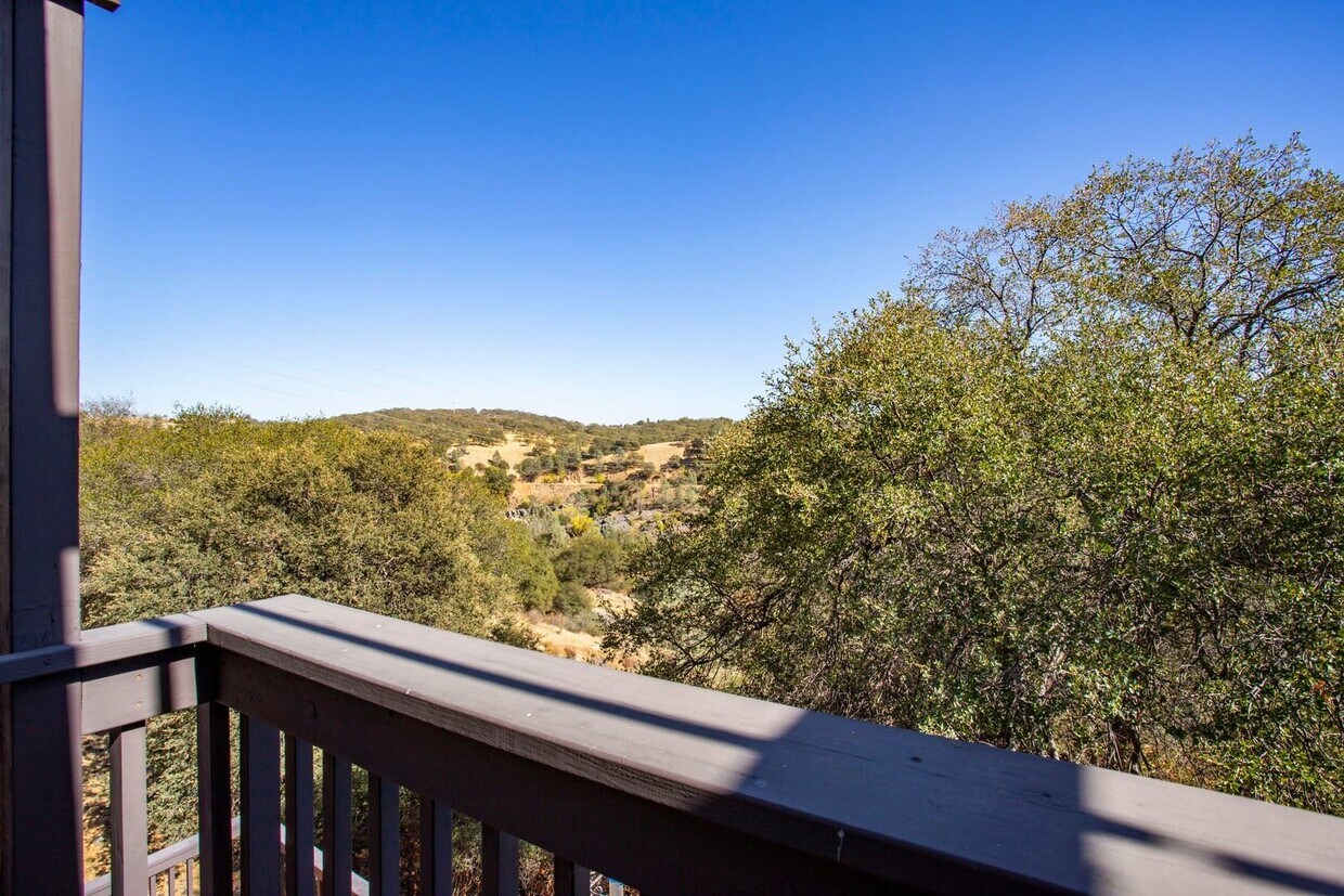 Foto principal - 3 br, 2.5 bath House - 124 S Grant Lane