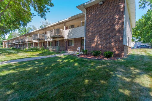 Primary Photo - 1742 Bennett Dr